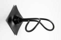 67-butterfly_hanger_black_diagonal-800x600