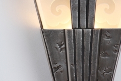 70-deco_sconce_crop_body-800x600