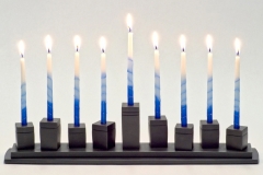 90-menorah1-800x600