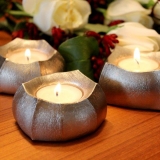 TeasThreeWoodFlowersGlassStem1